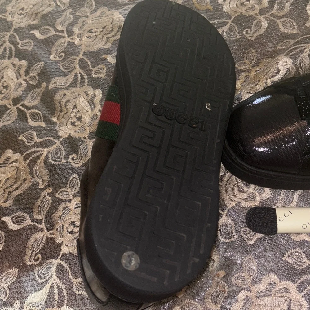 Gucci Black Leather Sneakers with Red and Green Accents. Accepting all offers! - Picture 6 of 10